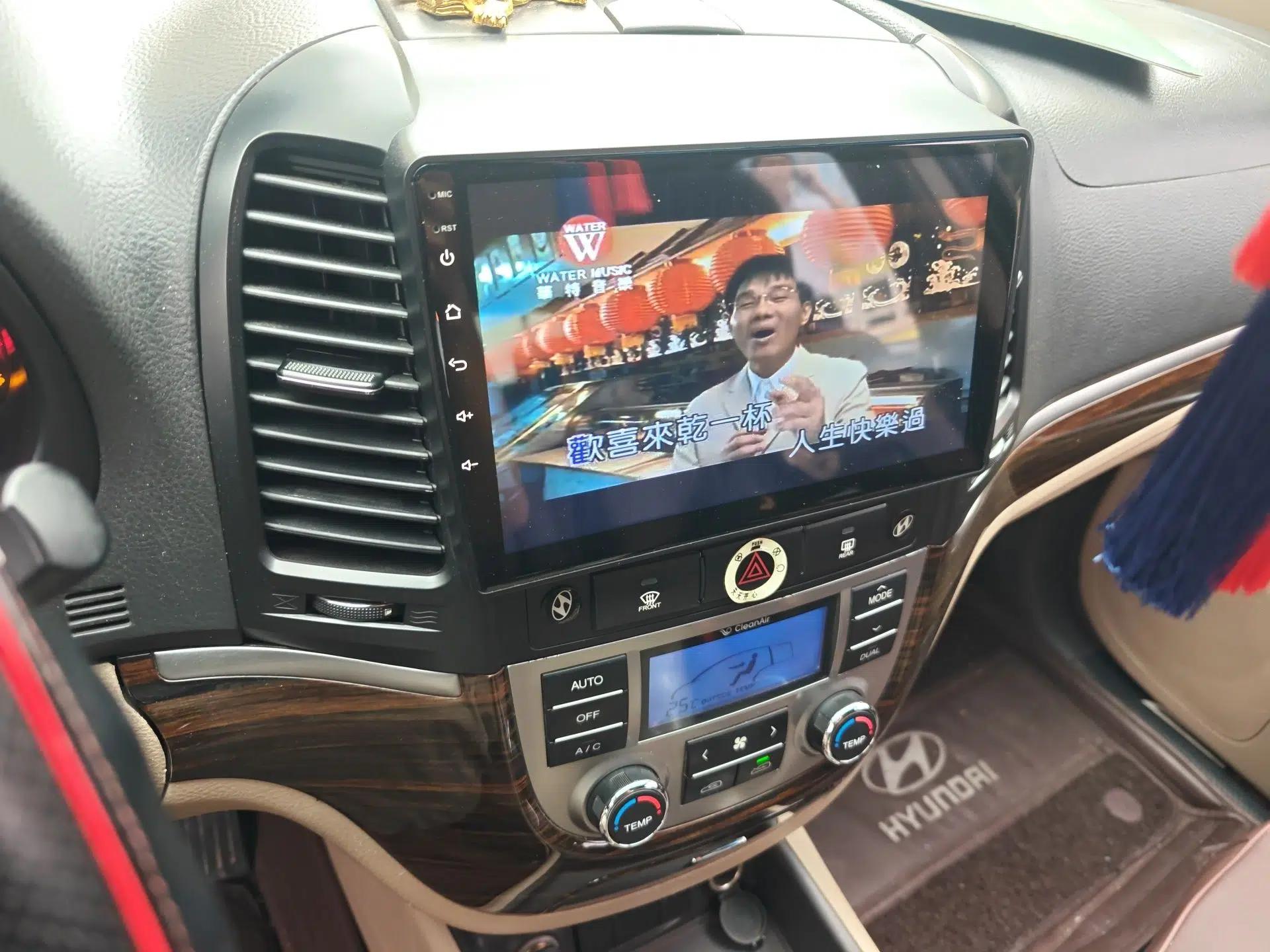 Hyundai Santa Fe Classic 2012 2.4 Comfort Edition 7-Seater Four-Wheel Drive — миниатюра 14