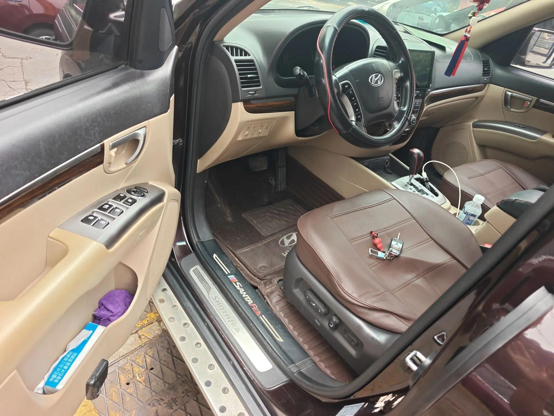 Hyundai Santa Fe Classic 2012 2.4 Comfort Edition 7-Seater Four-Wheel Drive — миниатюра 17