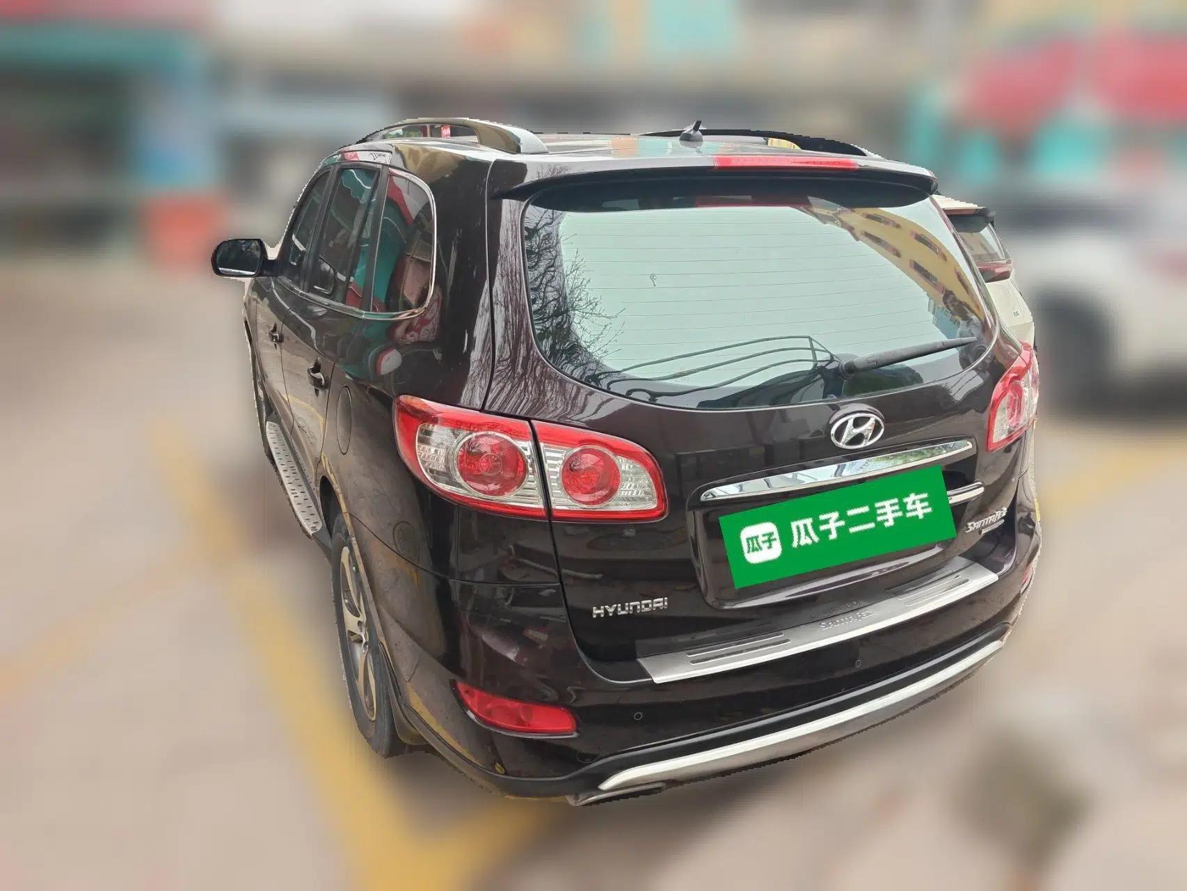 Hyundai Santa Fe Classic 2012 2.4 Comfort Edition 7-Seater Four-Wheel Drive — миниатюра 4