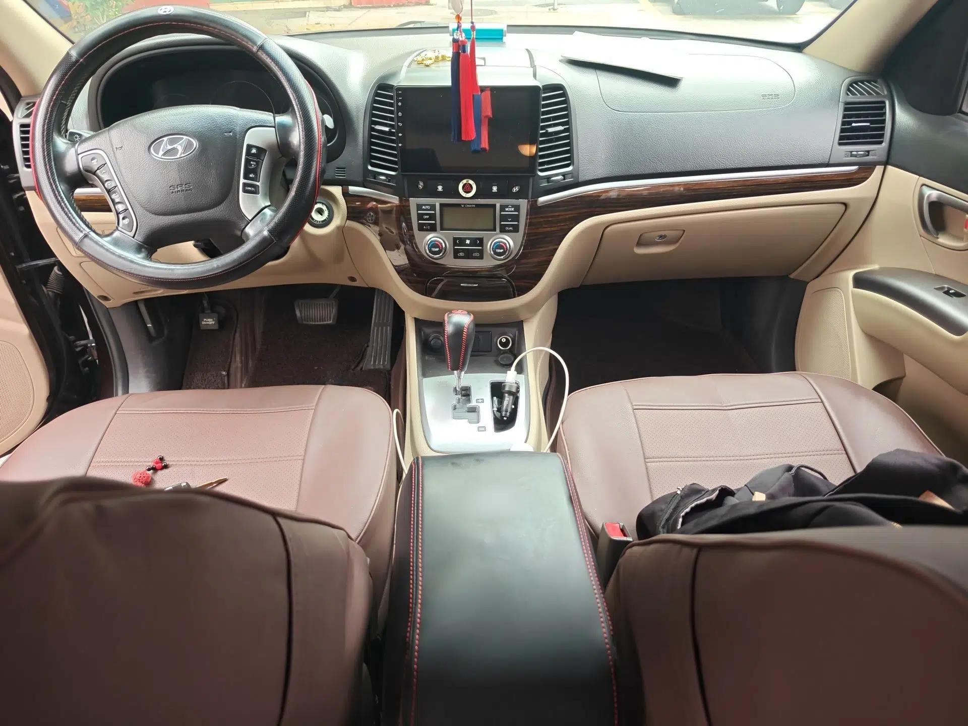 Hyundai Santa Fe Classic 2012 2.4 Comfort Edition 7-Seater Four-Wheel Drive — миниатюра 10