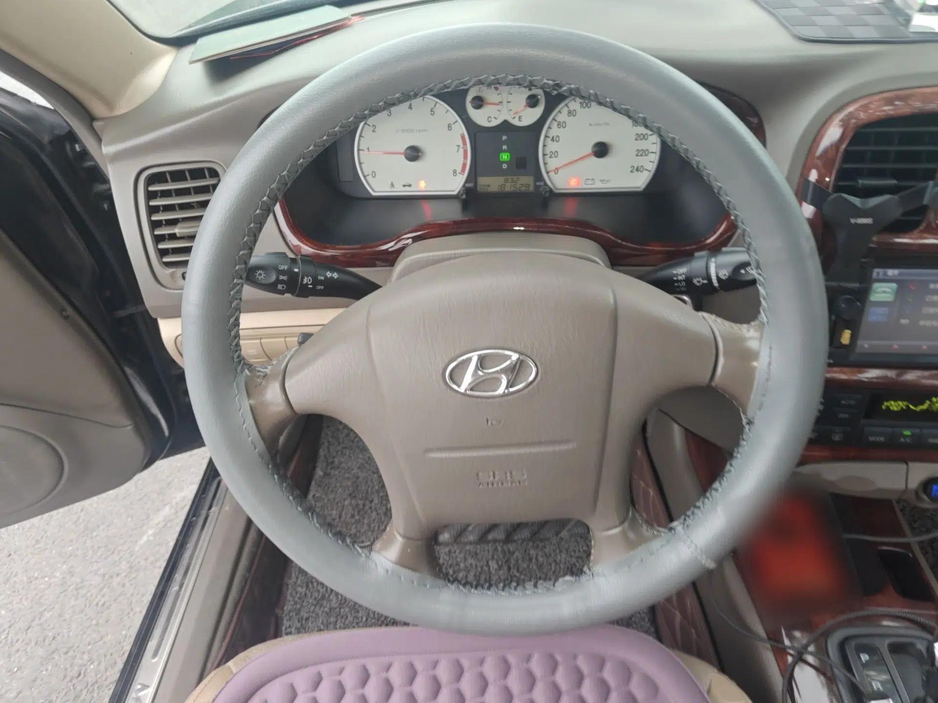 Hyundai MoInca 2009 1.8L Automatic Prestige GL Model — миниатюра 11