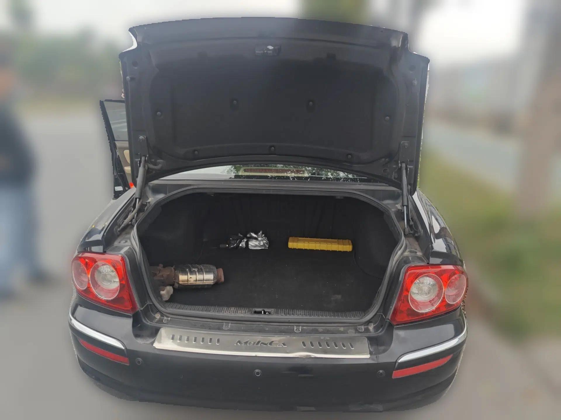 Hyundai MoInca 2009 1.8L Automatic Prestige GL Model — миниатюра 20
