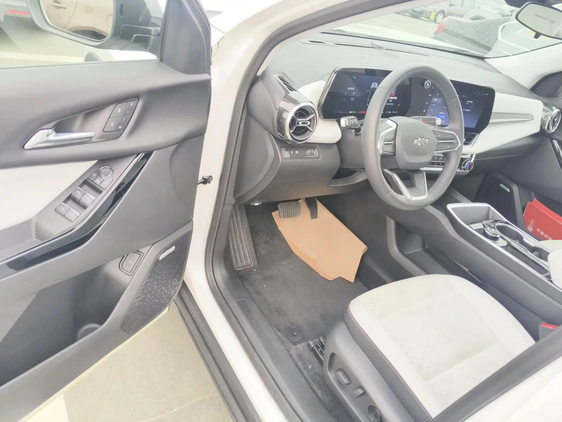 Chevrolet Equinox Plus 2024 155km ACTIV Ultimate Edition — миниатюра 19