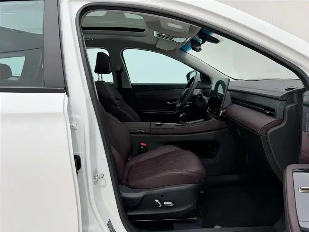 Jetour X90 PRO 2024 1.6T DCT Luxury Edition 5-seater — миниатюра 19