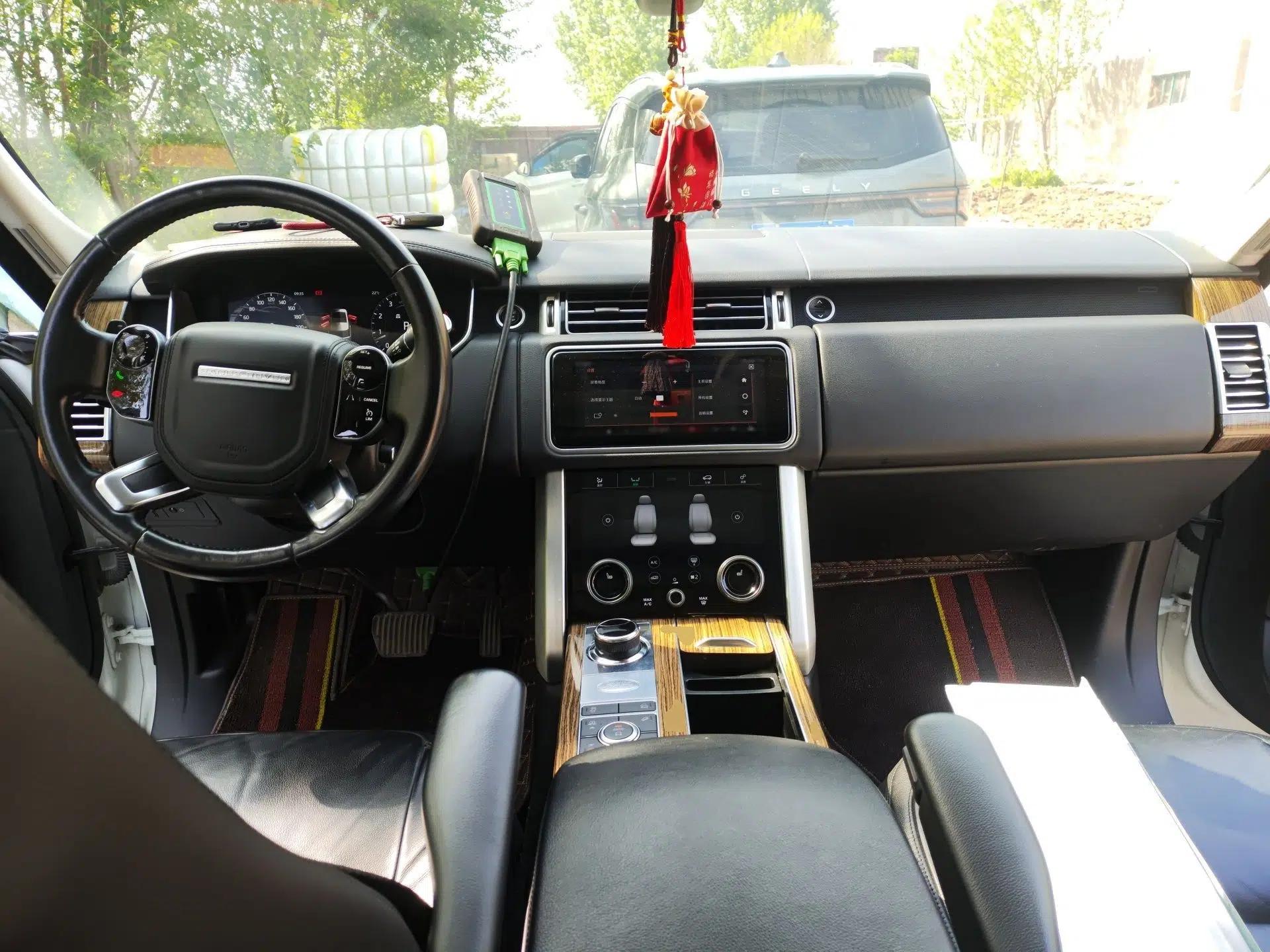 Land Rover Range Vogue 2018 3.0T Gasoline HSE Middle East — миниатюра 10