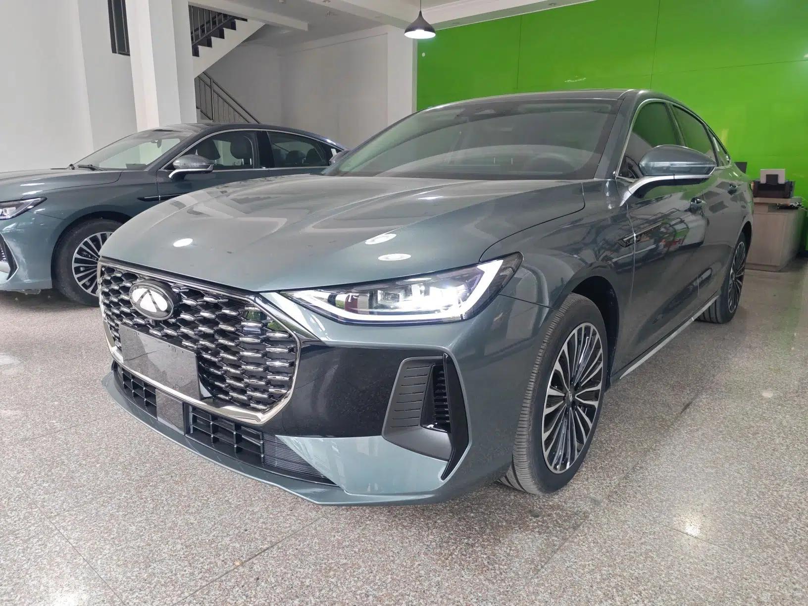Chery Fengyun A8L 2025 1.5 TGDI 145 km Luxury Version — миниатюра 1