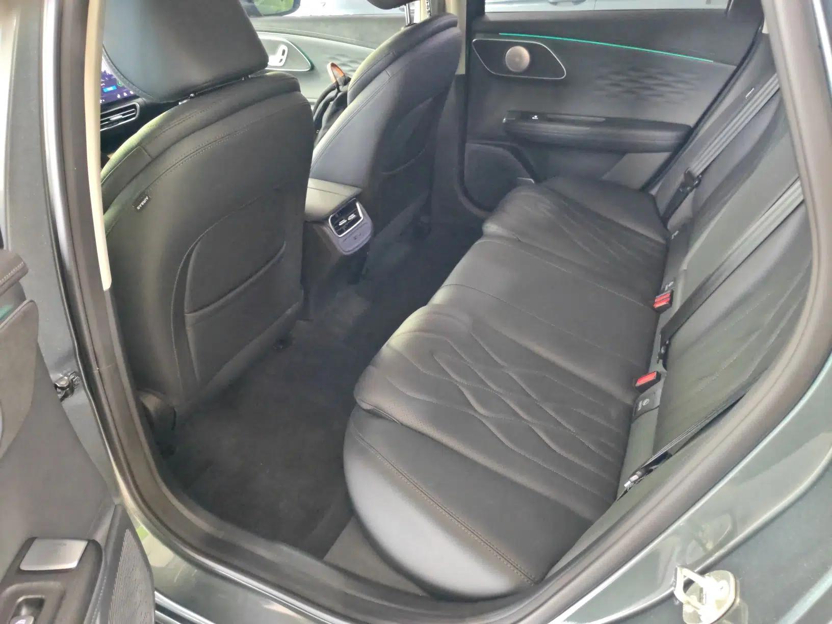 Chery Fengyun A8L 2025 1.5 TGDI 145 km Luxury Version — миниатюра 20