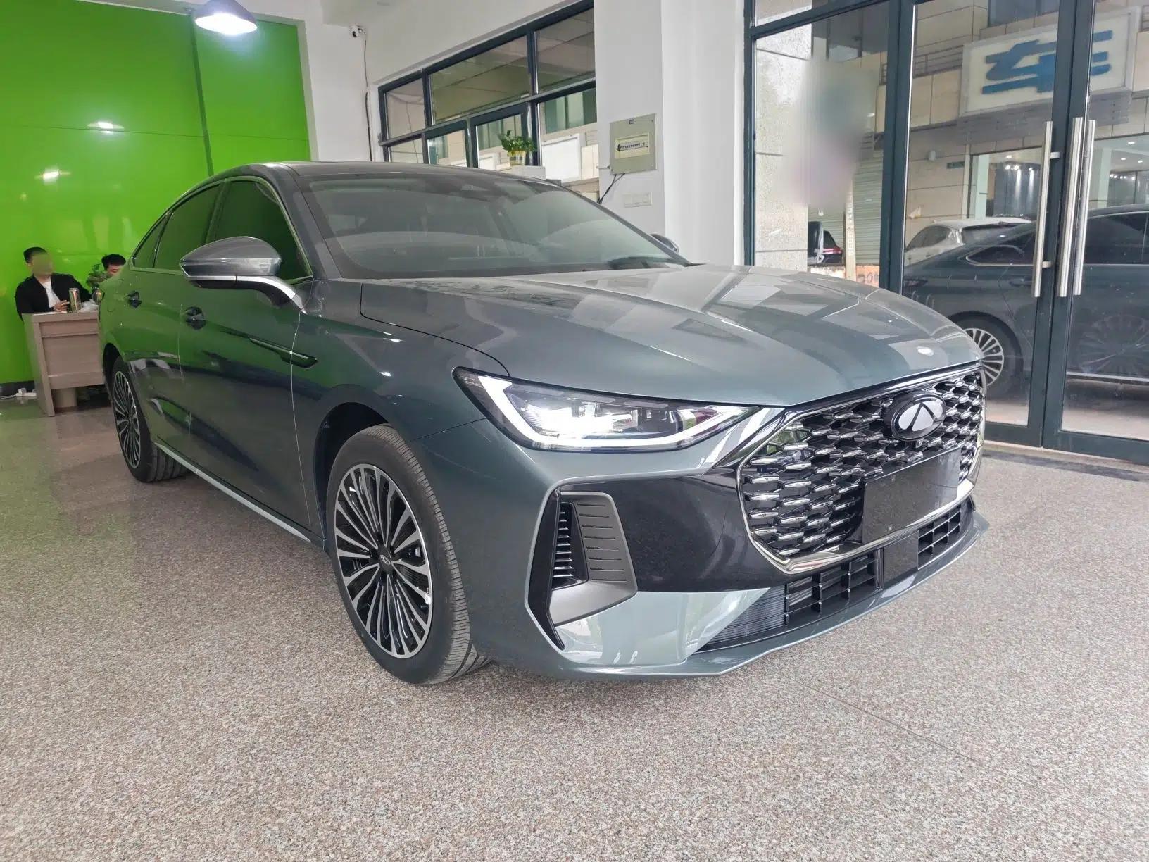 Chery Fengyun A8L 2025 1.5 TGDI 145 km Luxury Version — миниатюра 3