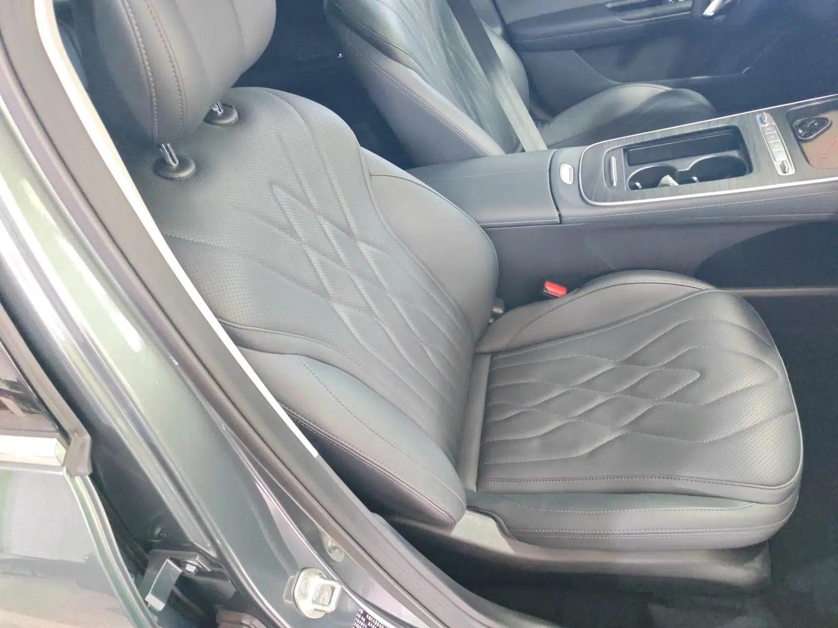 Chery Fengyun A8L 2025 1.5 TGDI 145 km Luxury Version — миниатюра 23