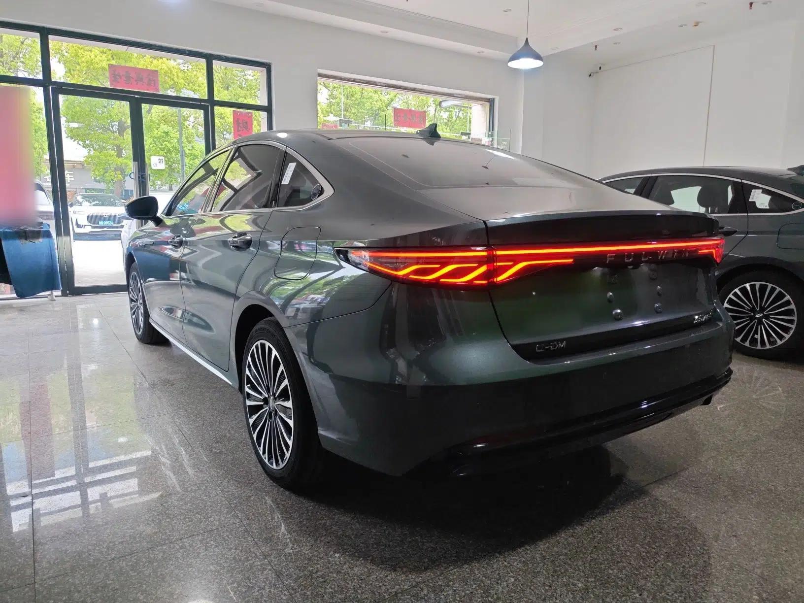 Chery Fengyun A8L 2025 1.5 TGDI 145 km Luxury Version — миниатюра 4