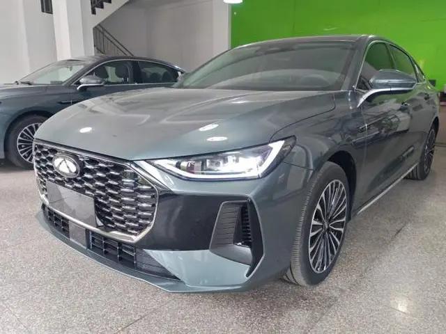 Chery Fengyun A8L 2025 1.5 TGDI 145 km Luxury Version