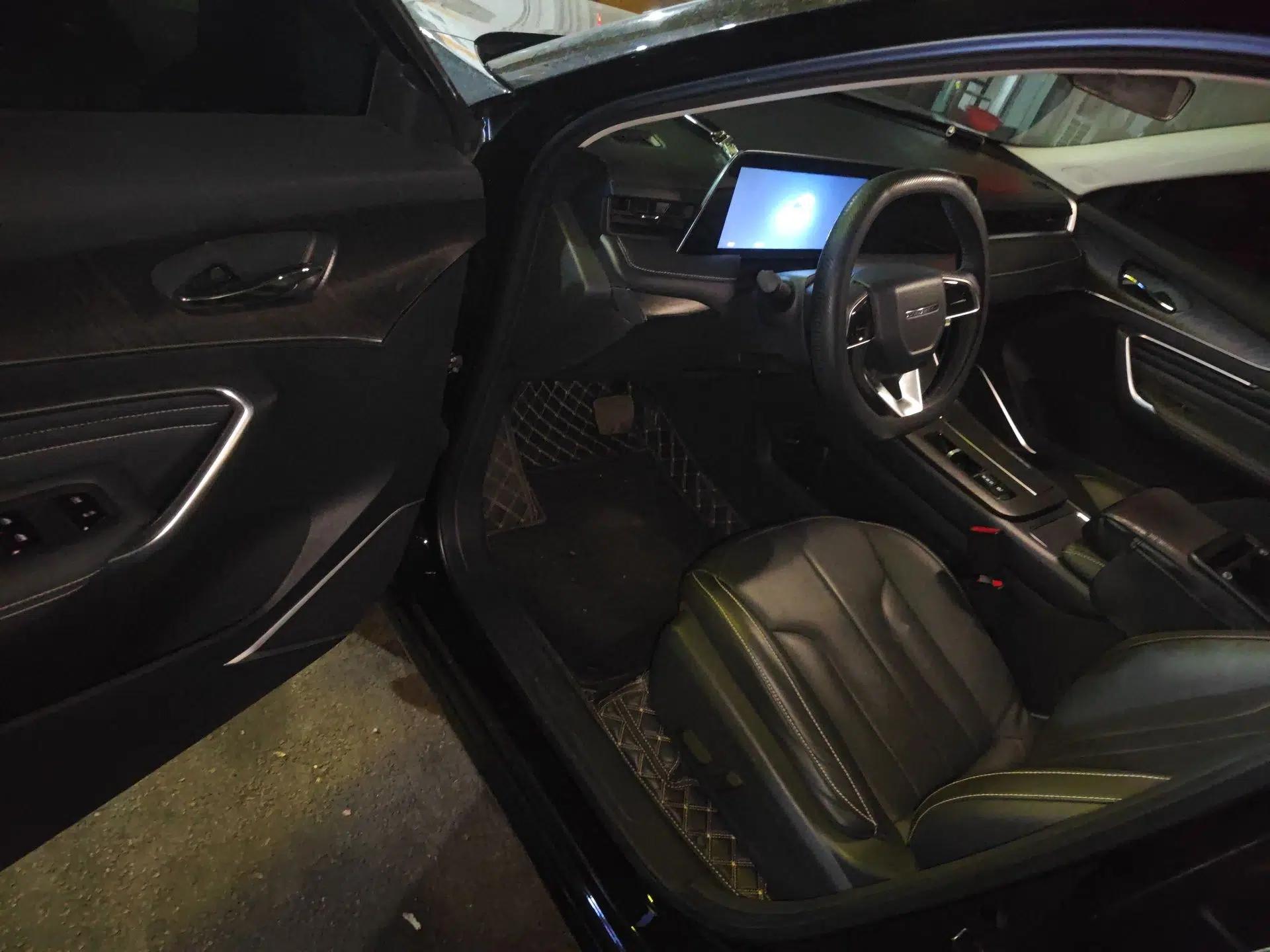 Venucia V DD-i 2023 110km iT Version — миниатюра 17