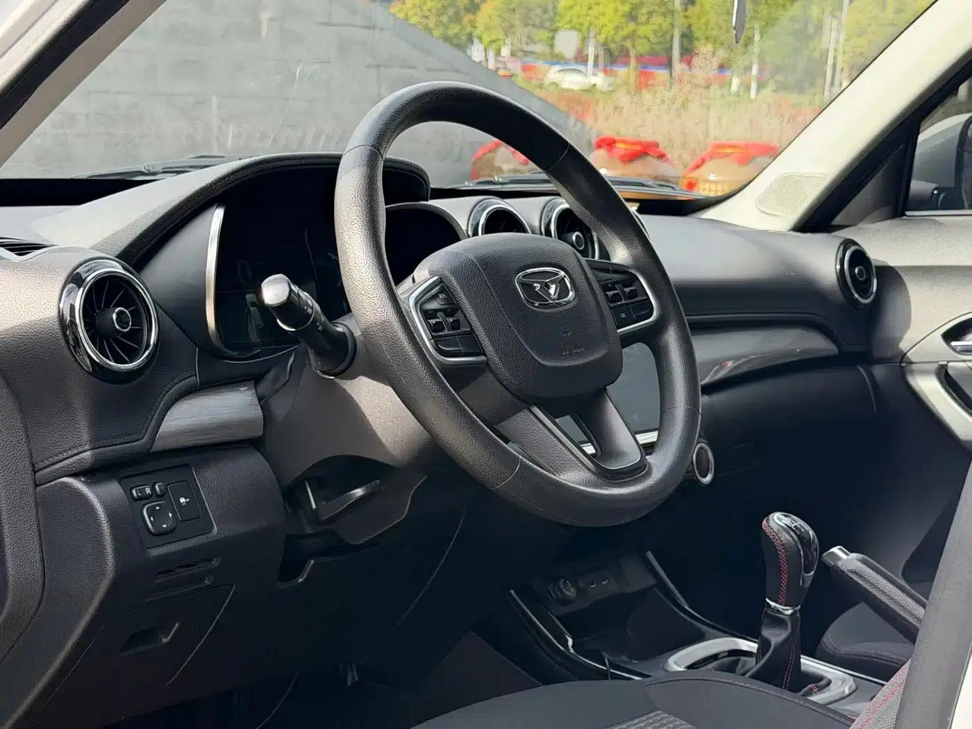 Kaiyi X3 2019 1.5L Manual Smart Edition — миниатюра 8