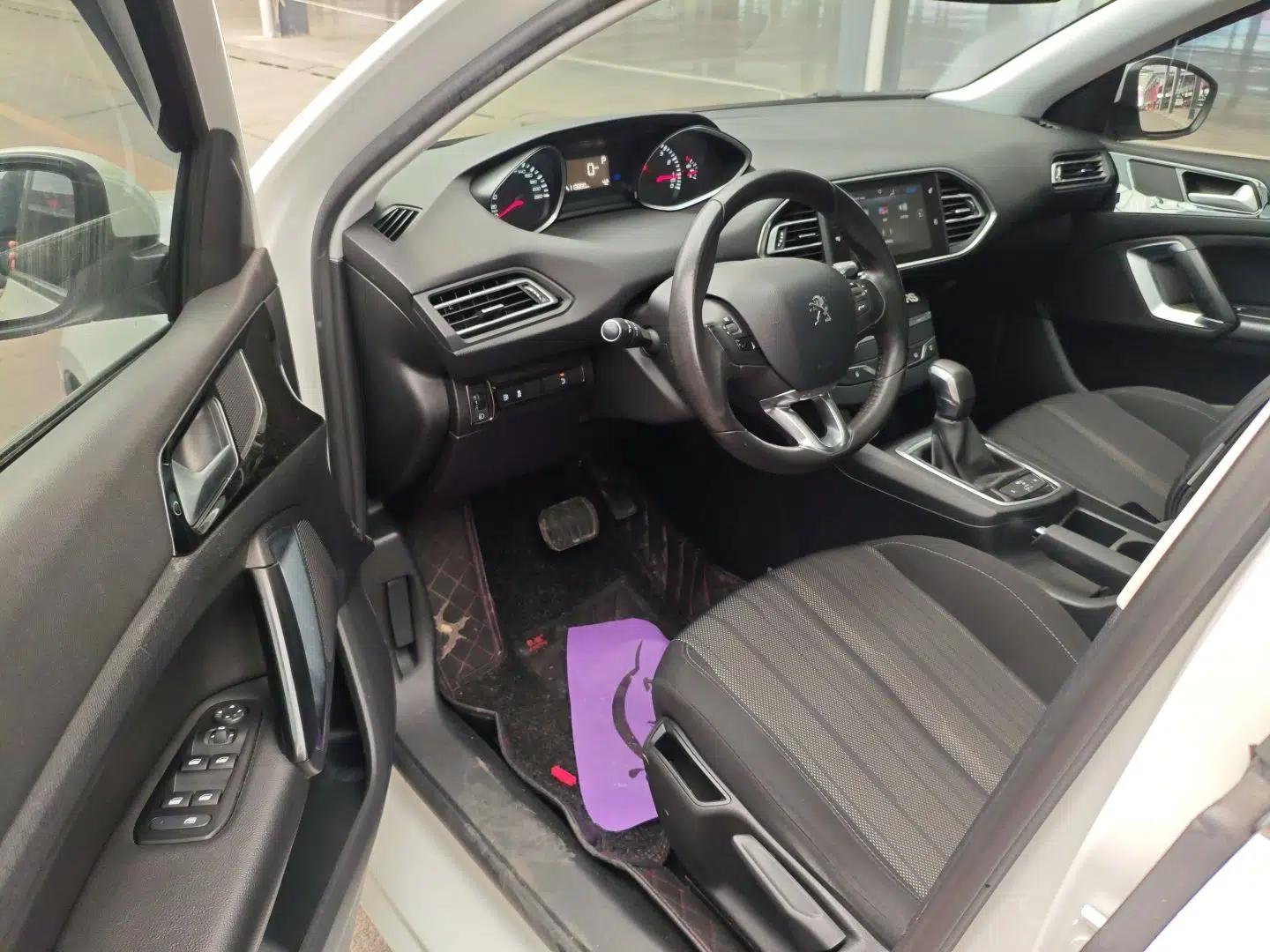 Peugeot 308S 2015 1.2T Automatic Jingchi Edition — миниатюра 19