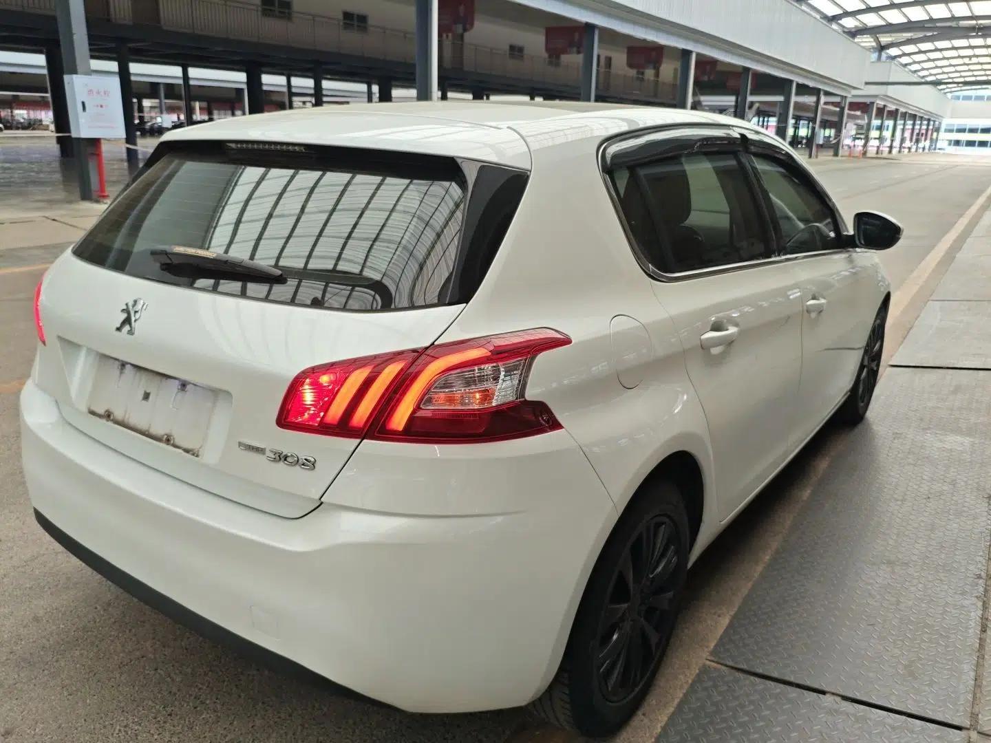 Peugeot 308S 2015 1.2T Automatic Jingchi Edition — миниатюра 6