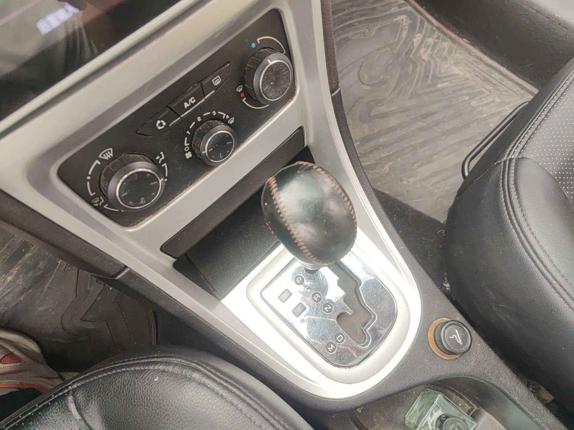 Peugeot 307 2012 Hatchback 1.6L Automatic Comfort Edition — миниатюра 15