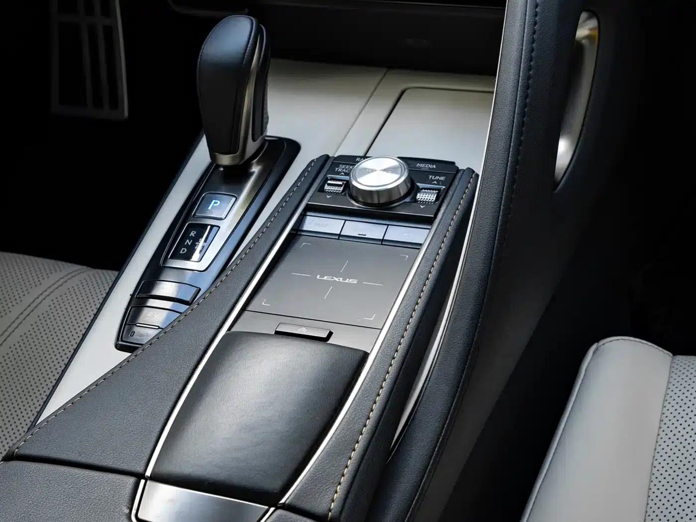 Lexus LC 2019 500h Special Edition (China V emission standard) — миниатюра 13