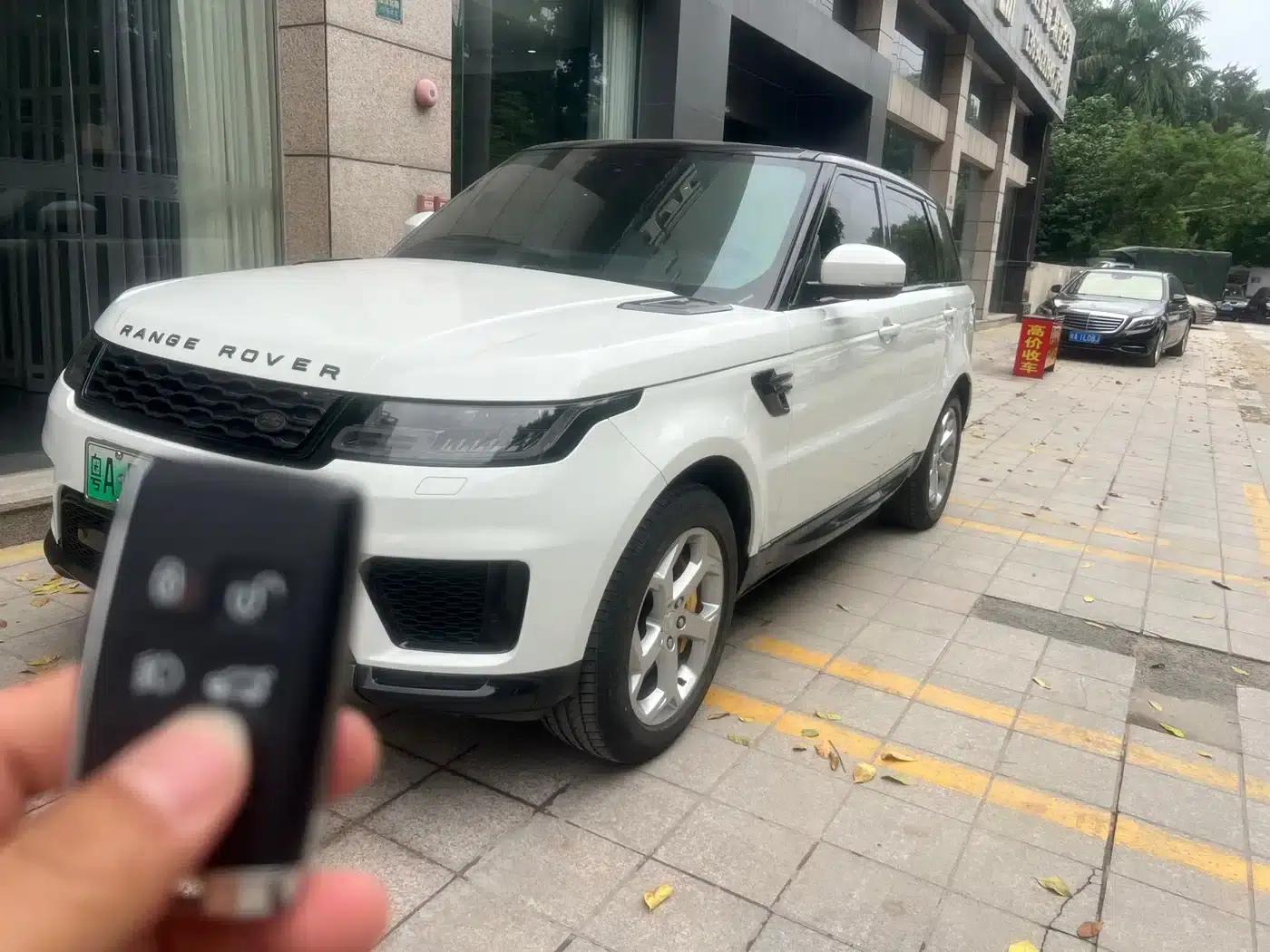 Range Rover Sport Hybrid 2018 P400e — миниатюра 2