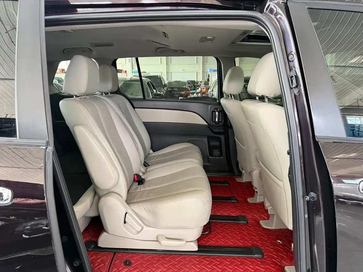 Mazda 8 2015 2.5L Navigator Edition — миниатюра 16