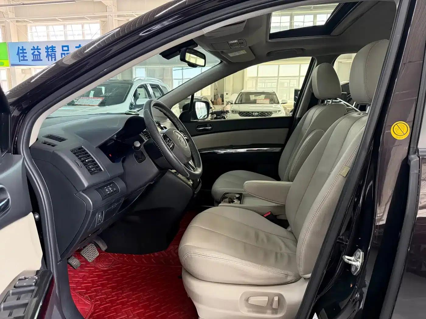 Mazda 8 2015 2.5L Navigator Edition — миниатюра 7