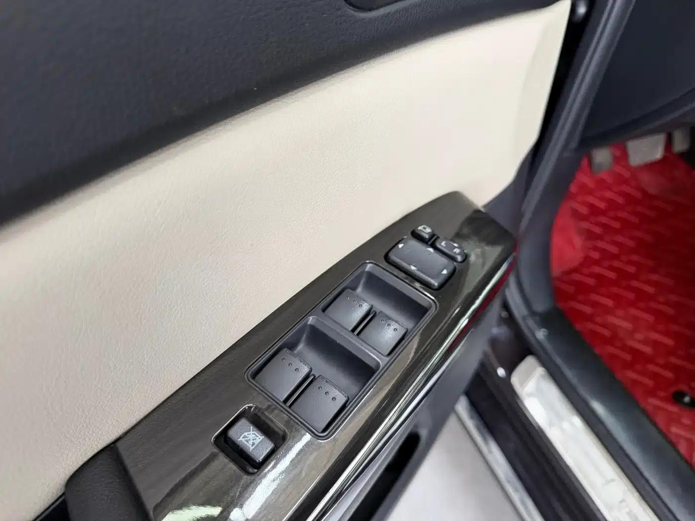 Mazda 8 2015 2.5L Navigator Edition — миниатюра 8
