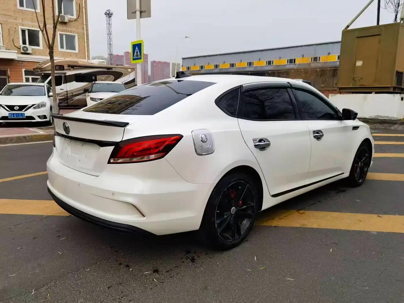 MG6 PHEV 2019 50T Trophy 5-Second Edition — миниатюра 6