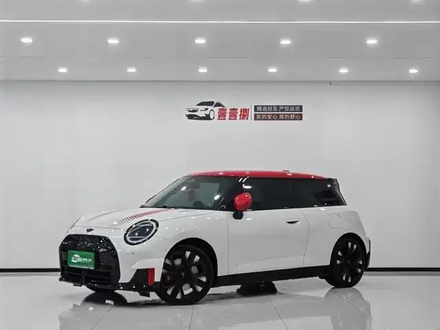 2025 Electric MINI JCW Facelift - JOHN COOPER WORKS