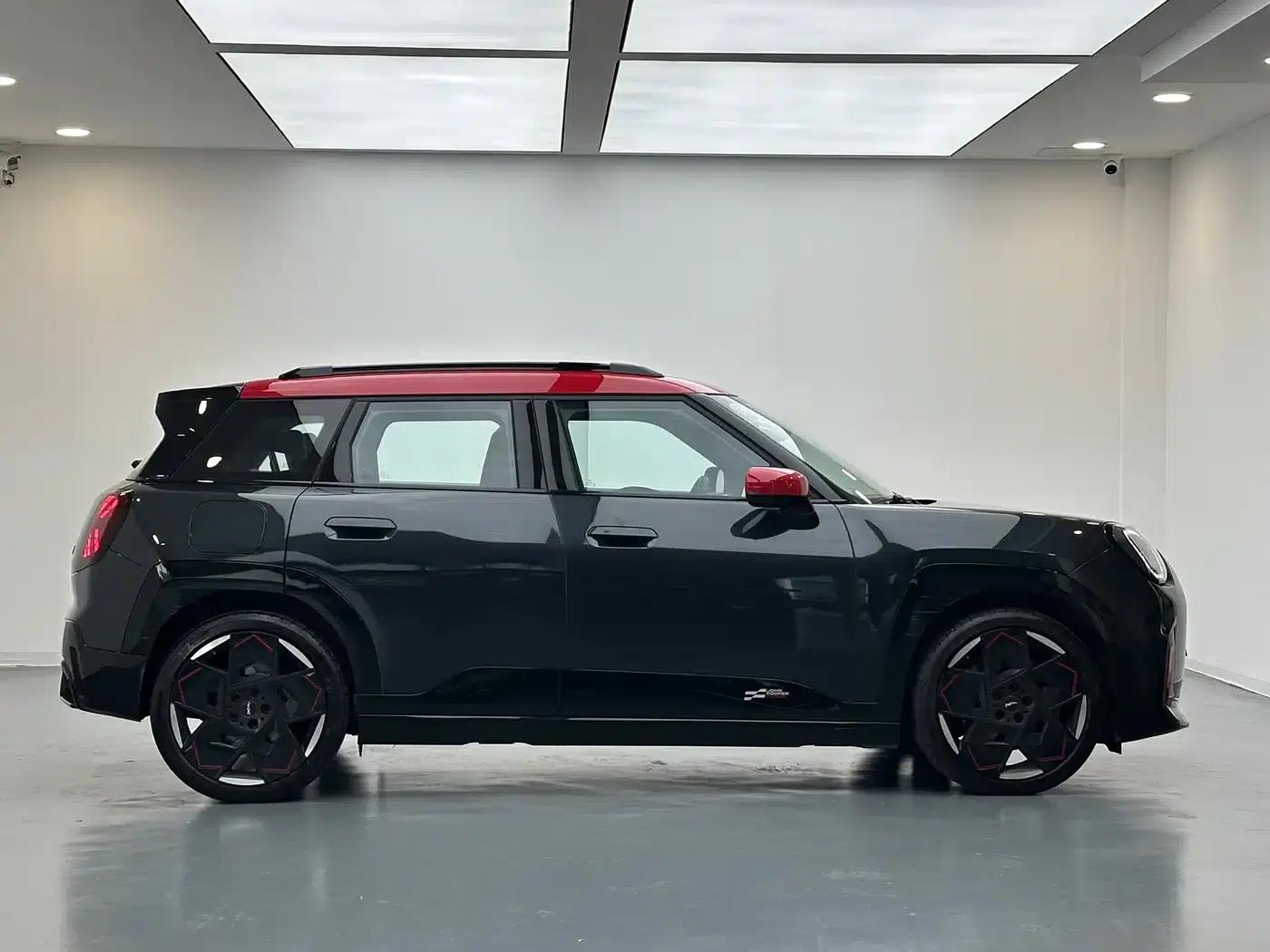 2025 JCW Aceman Electric MINI (JOHN COOPER WORKS) — миниатюра 8