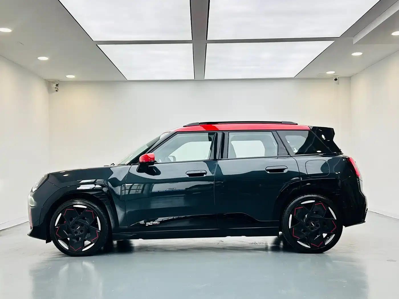 2025 JCW Aceman Electric MINI (JOHN COOPER WORKS) — миниатюра 9
