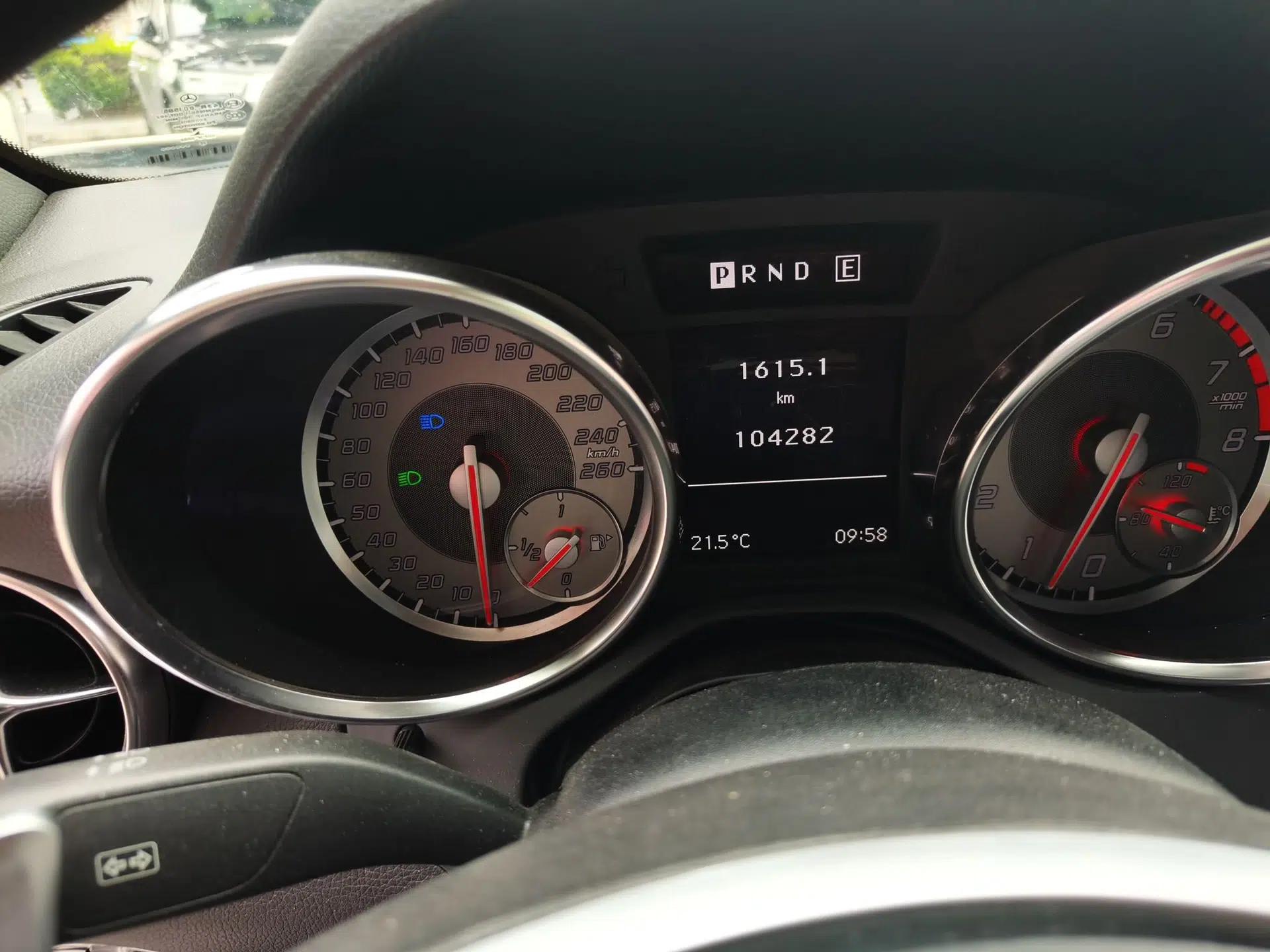 Mercedes-Benz SLK-Class 2011 SLK 200 Fashion Model — миниатюра 13