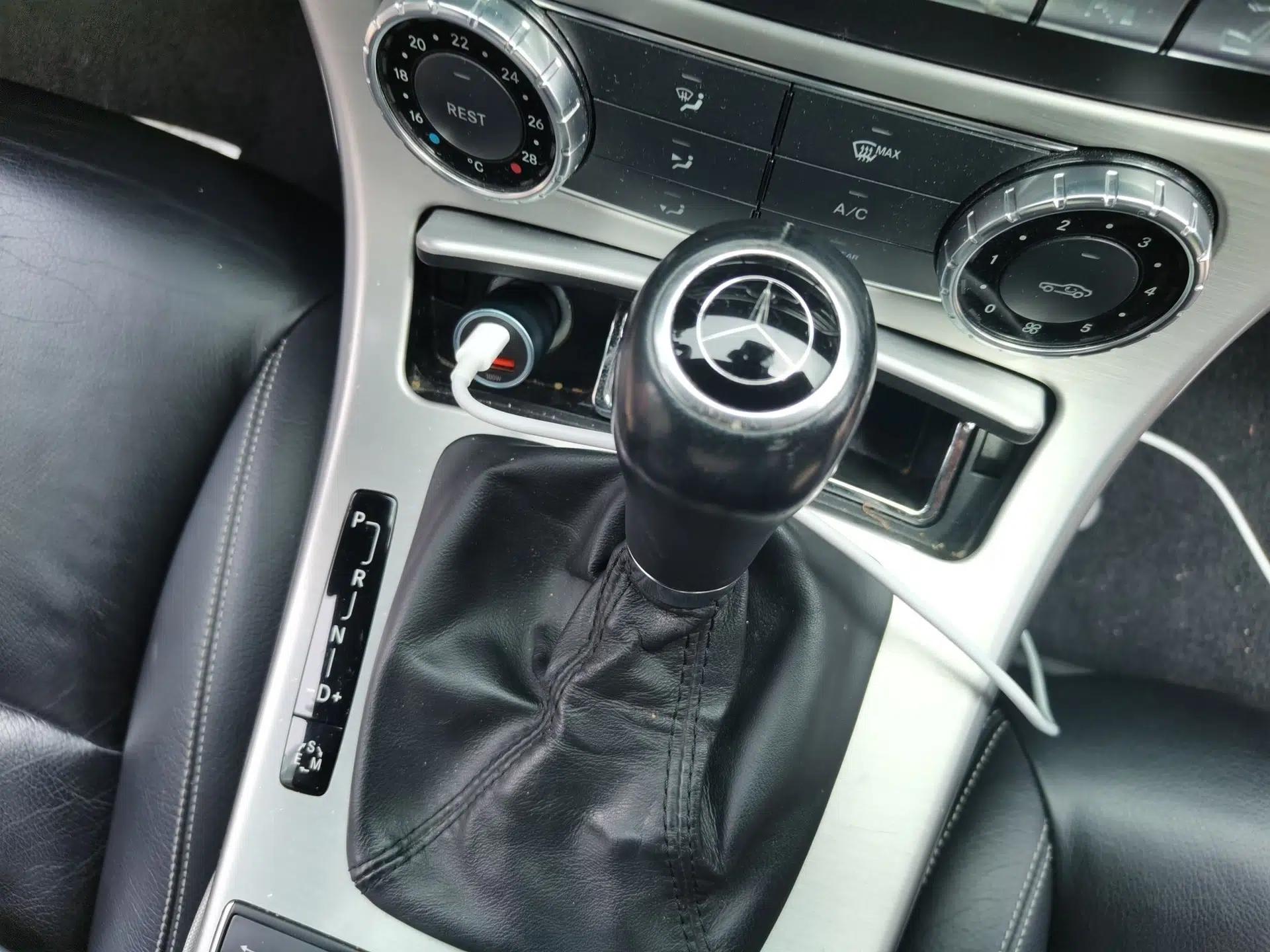 Mercedes-Benz SLK-Class 2011 SLK 200 Fashion Model — миниатюра 15
