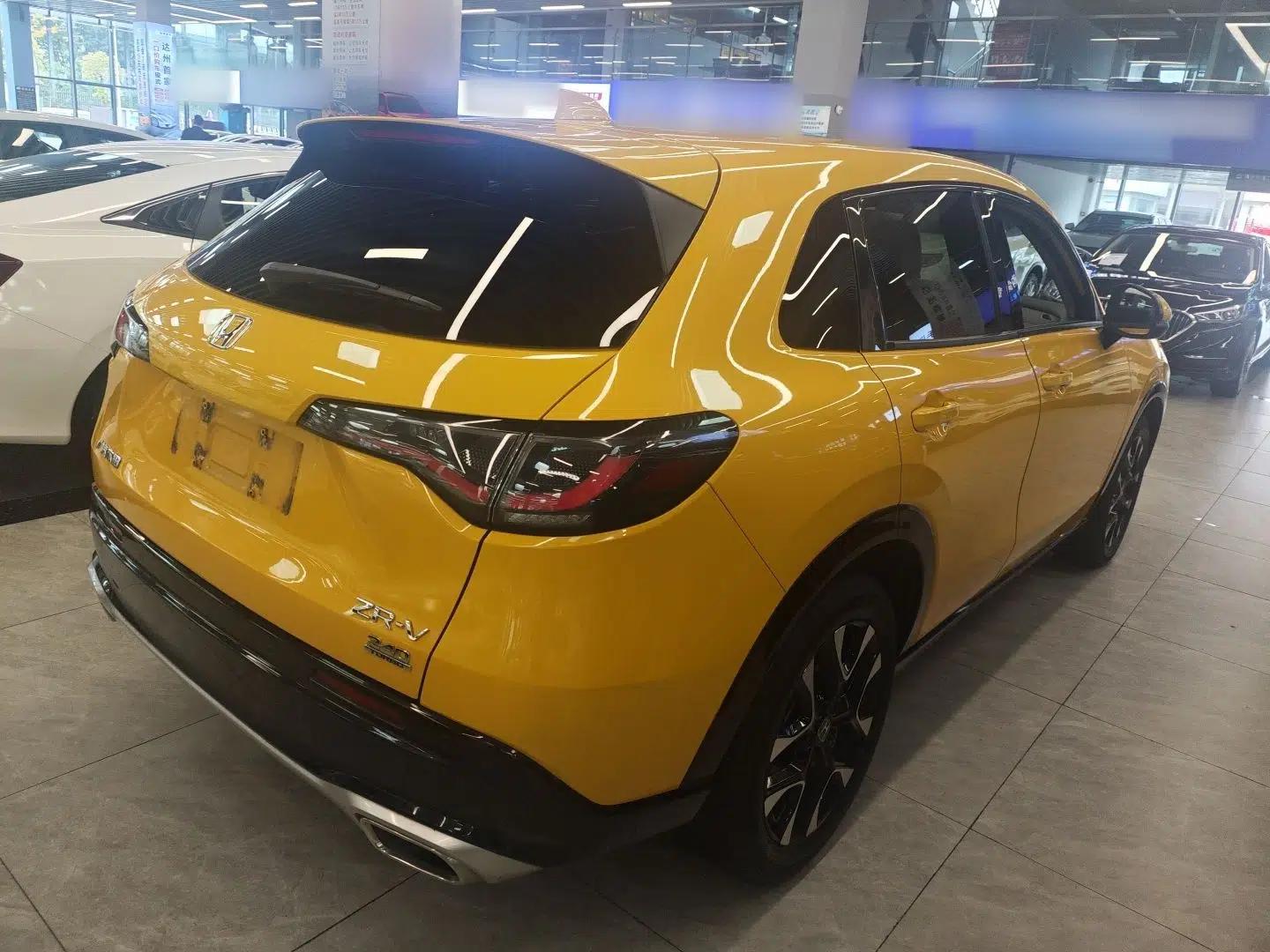 Honda ZR-V 2022 1.5T CVT Deluxe Edition — миниатюра 6
