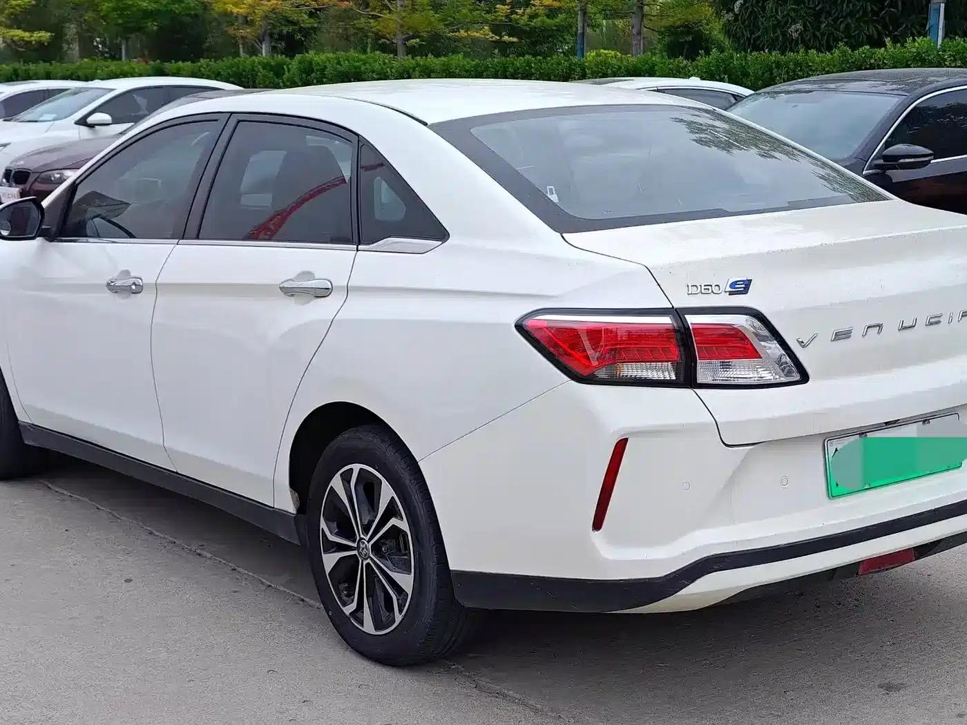 Venucia D60EV 2019 High-Range Comfort Edition — миниатюра 6