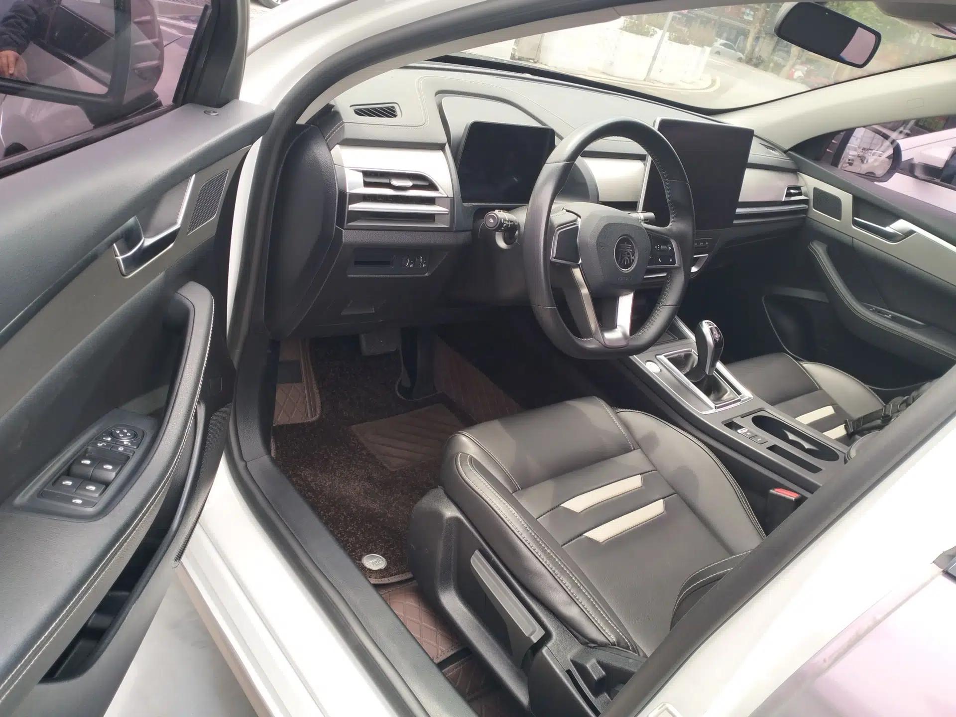 BYD Qin Pro 2018 1.5TI Automatic Smart Connect FENGSHANG Model — миниатюра 19