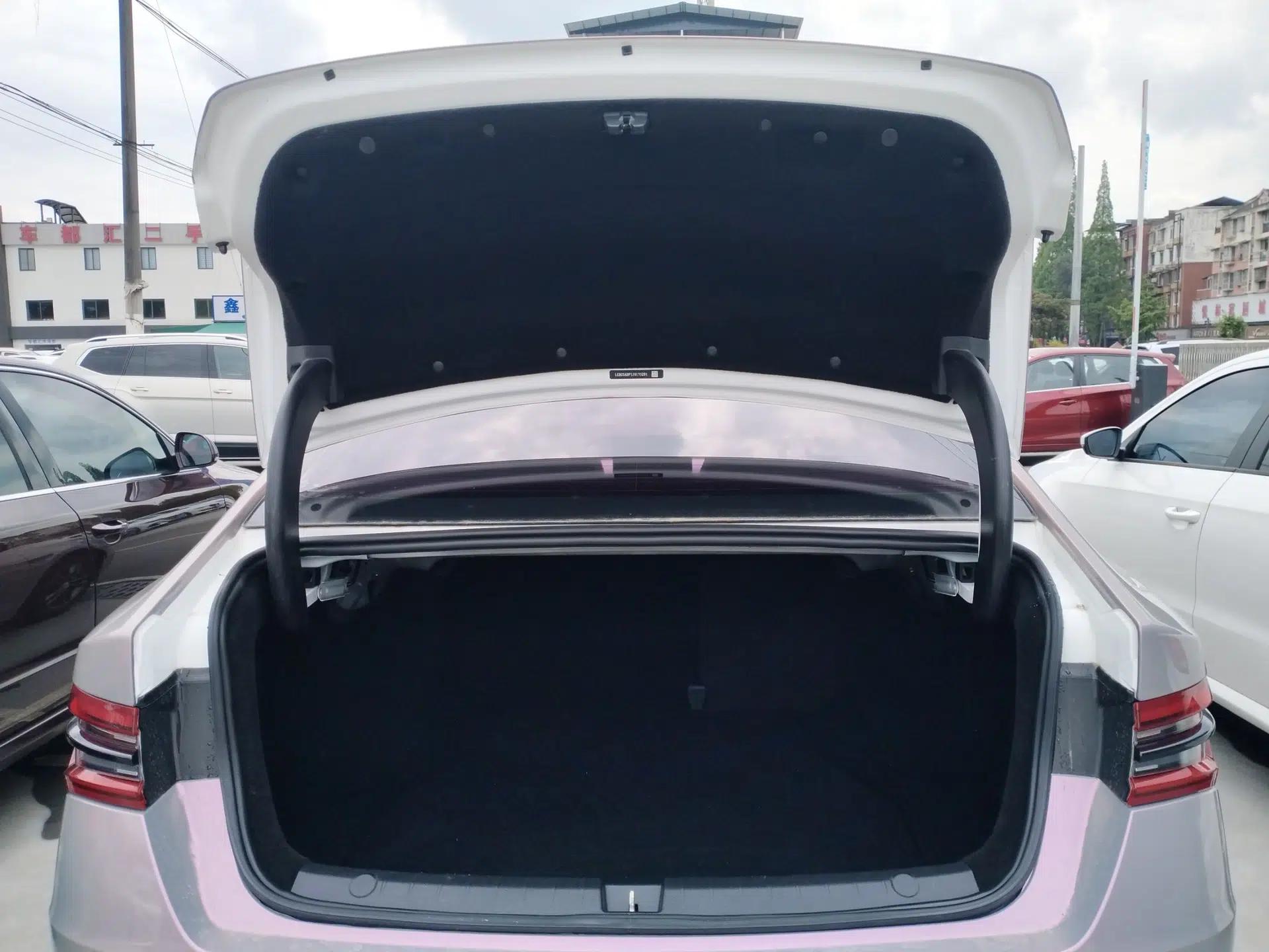 BYD Qin Pro 2018 1.5TI Automatic Smart Connect FENGSHANG Model — миниатюра 22