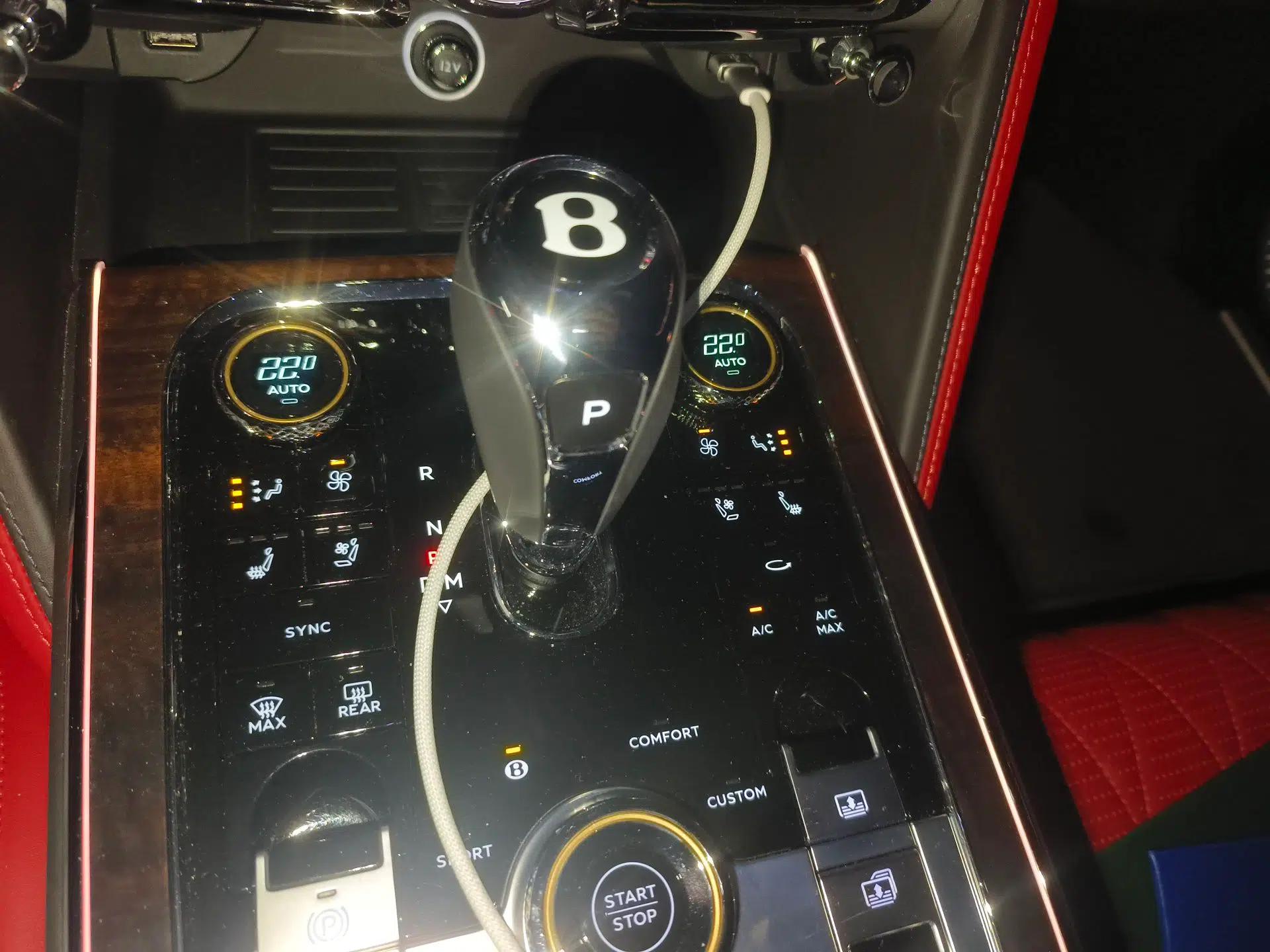 Bentley Flying Spur Plug-in Hybrid 2022 2.9T V6 Hybrid — миниатюра 15