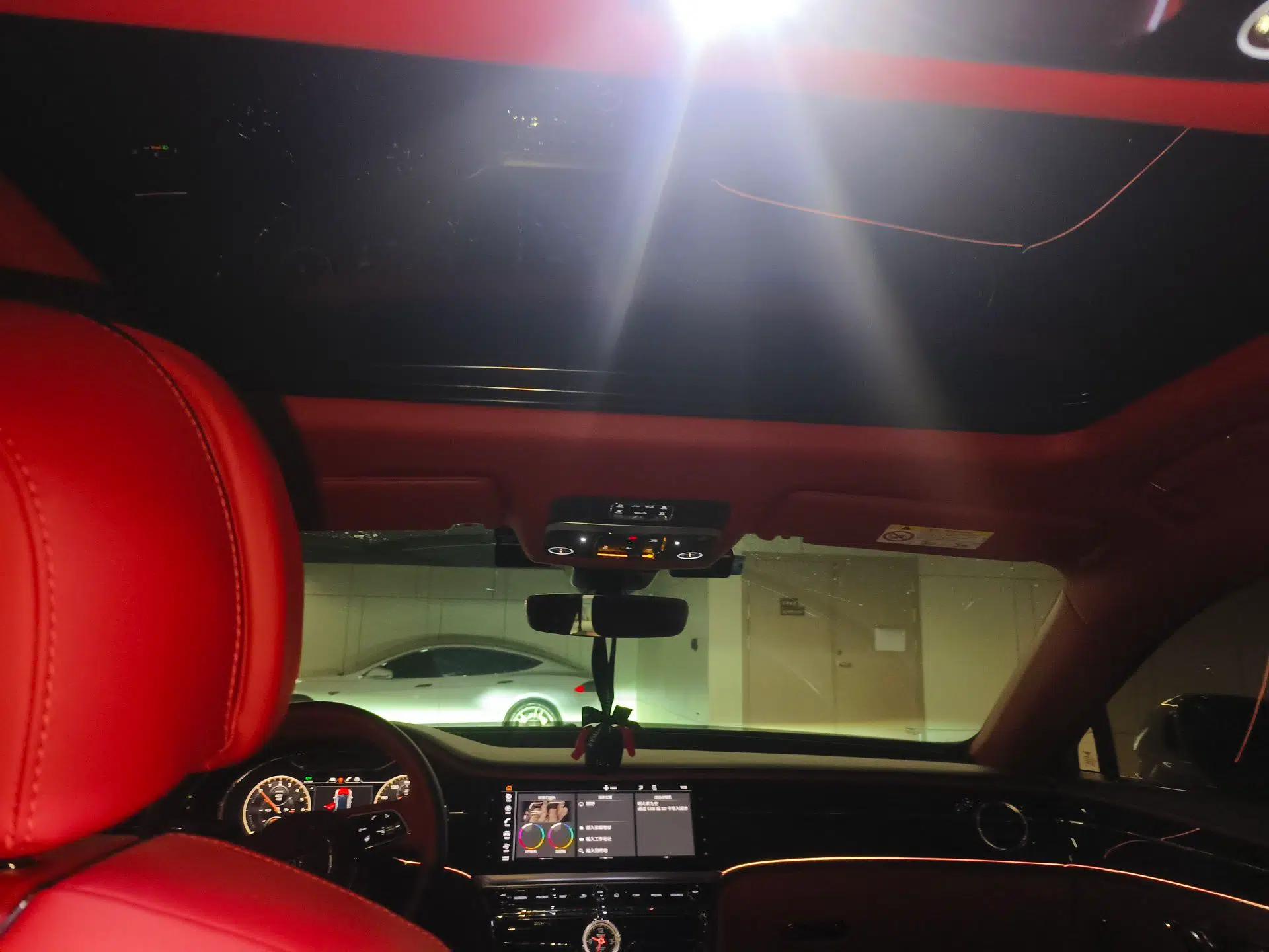 Bentley Flying Spur Plug-in Hybrid 2022 2.9T V6 Hybrid — миниатюра 19