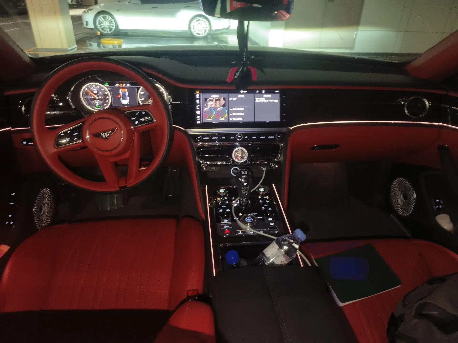 Bentley Flying Spur Plug-in Hybrid 2022 2.9T V6 Hybrid — миниатюра 10