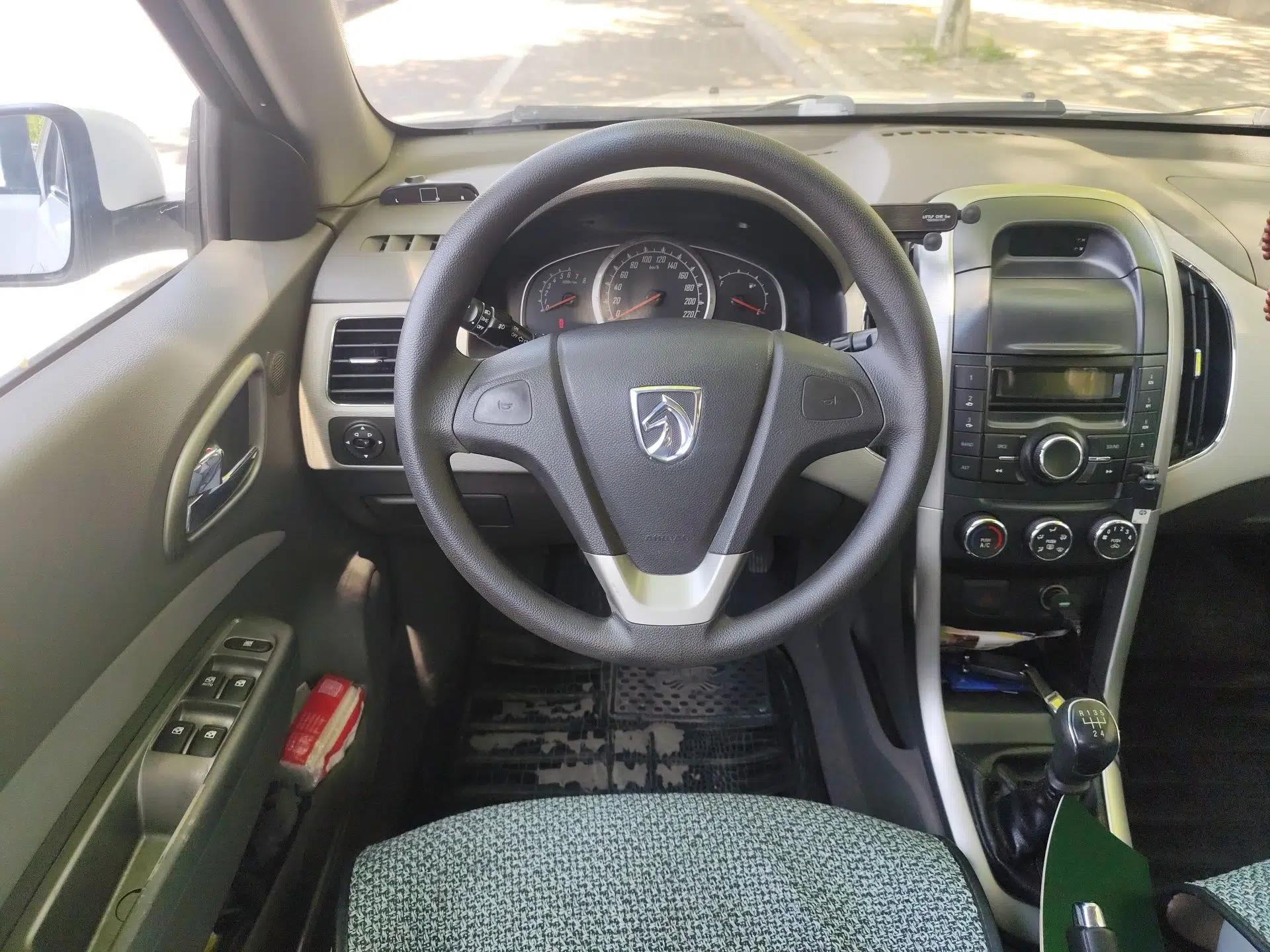 Baojun 630 2011 1.5L manual Comfort trim level — миниатюра 11