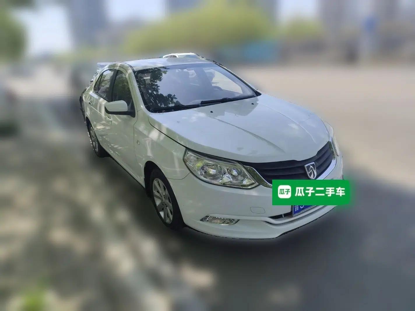Baojun 630 2011 1.5L manual Comfort trim level — миниатюра 3