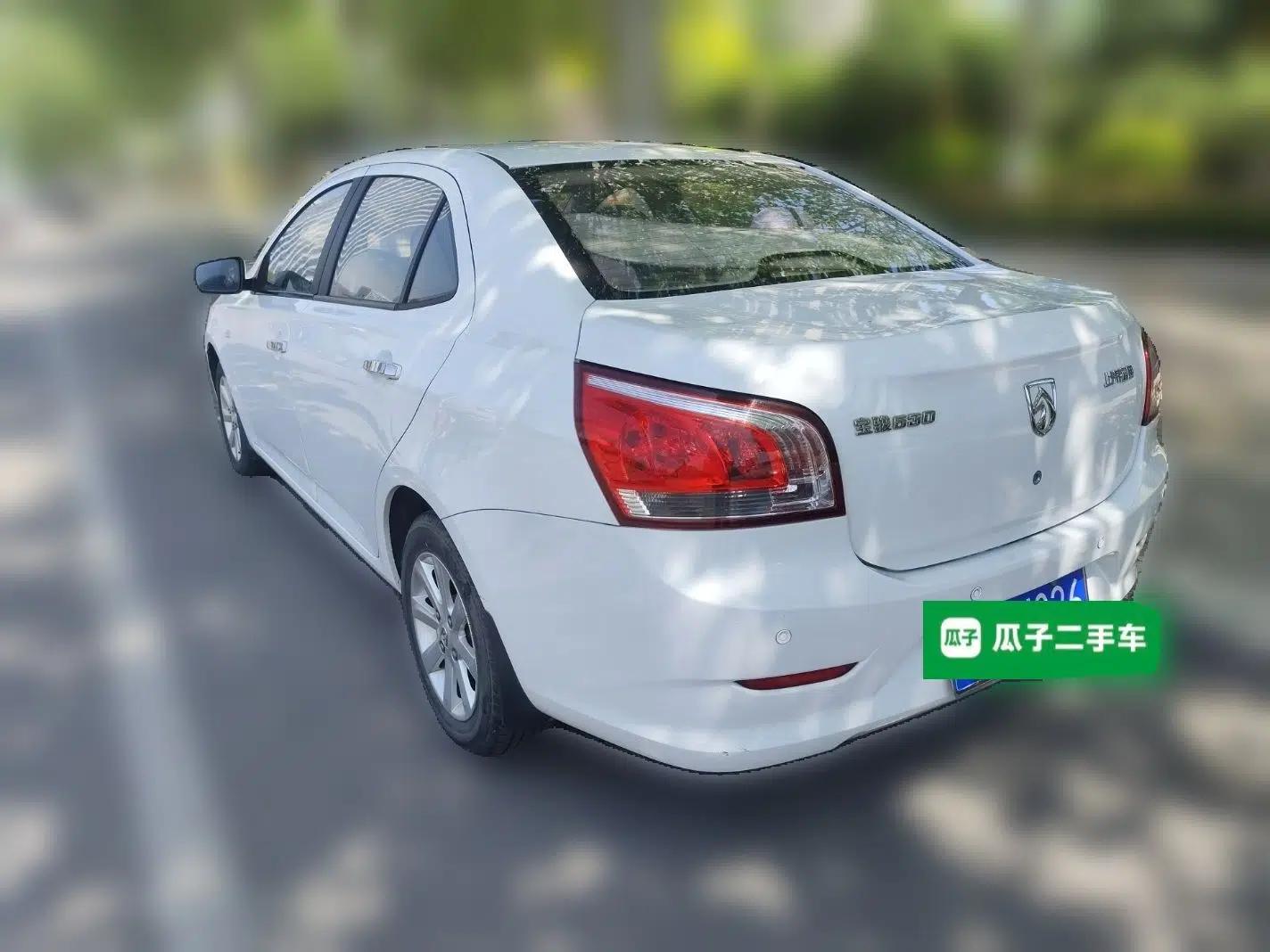 Baojun 630 2011 1.5L manual Comfort trim level — миниатюра 4