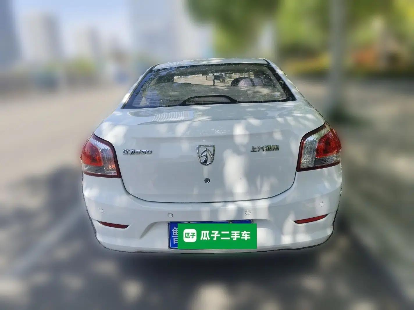 Baojun 630 2011 1.5L manual Comfort trim level — миниатюра 5
