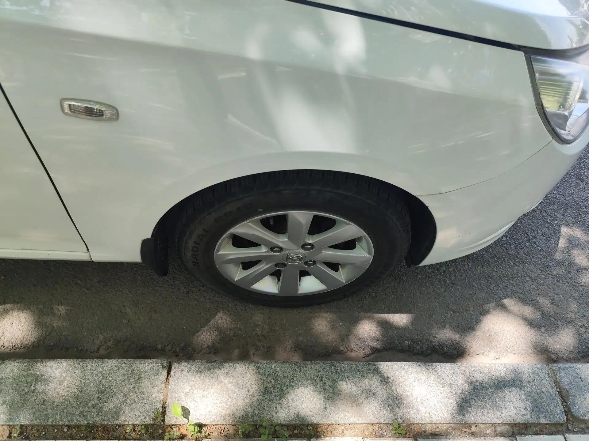 Baojun 630 2011 1.5L manual Comfort trim level — миниатюра 8