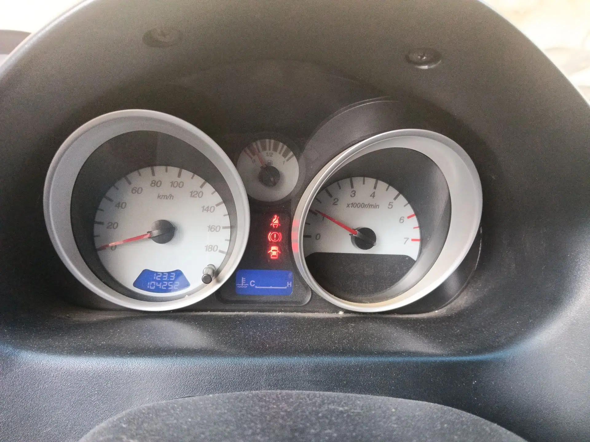 Baojun Lechi 2012 1.2L Manual Sport Edition Dynamic Model — миниатюра 12
