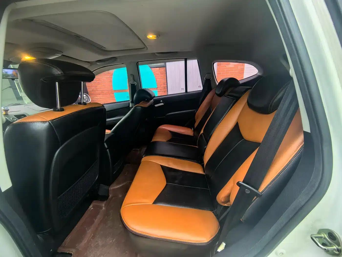 Roewe W5 2014 1.8T 2WD Automatic Shengyu Special Edition — миниатюра 12