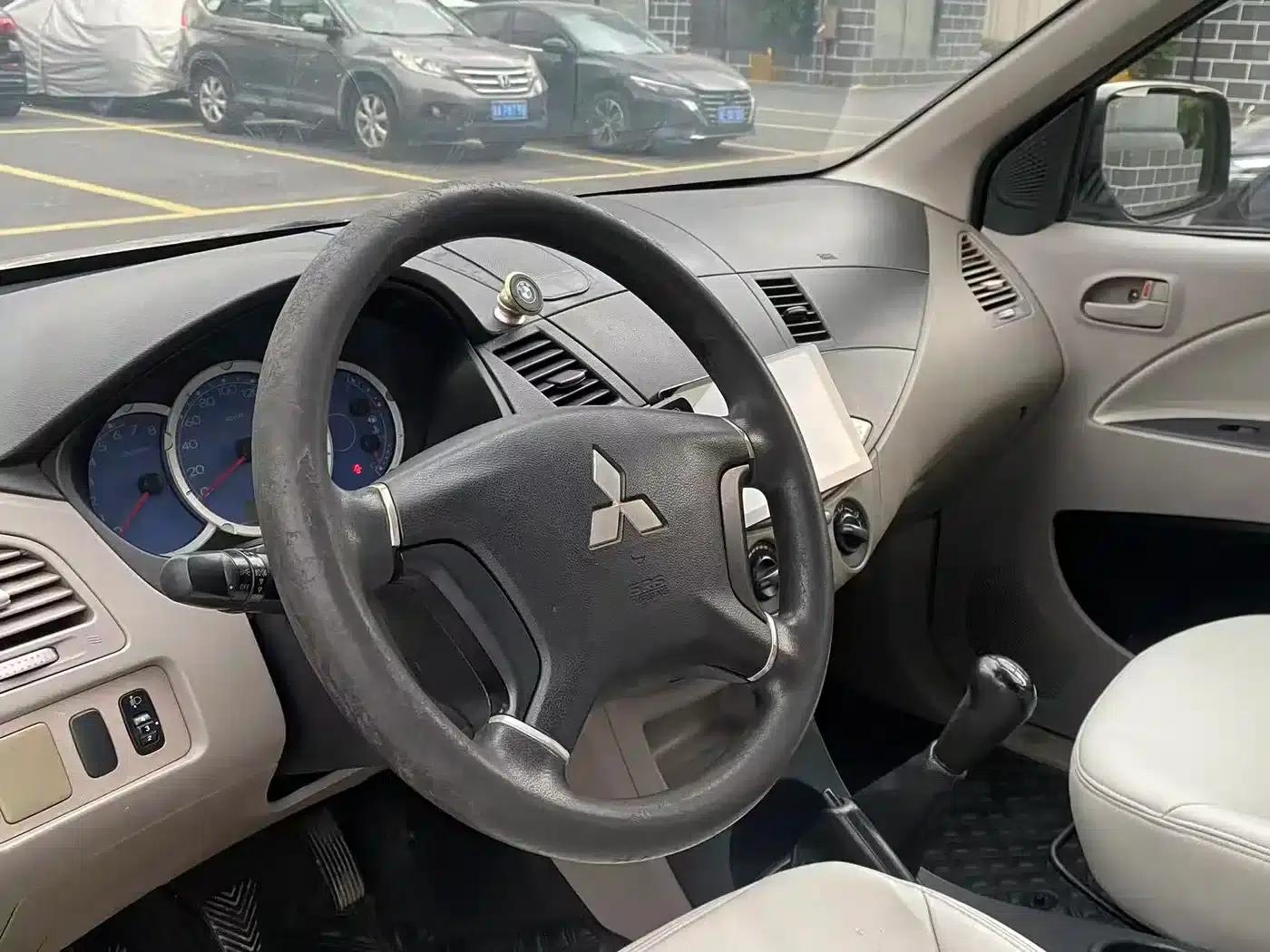 Junge 2011 2.0L Manual Transmission Luxury Edition — миниатюра 11