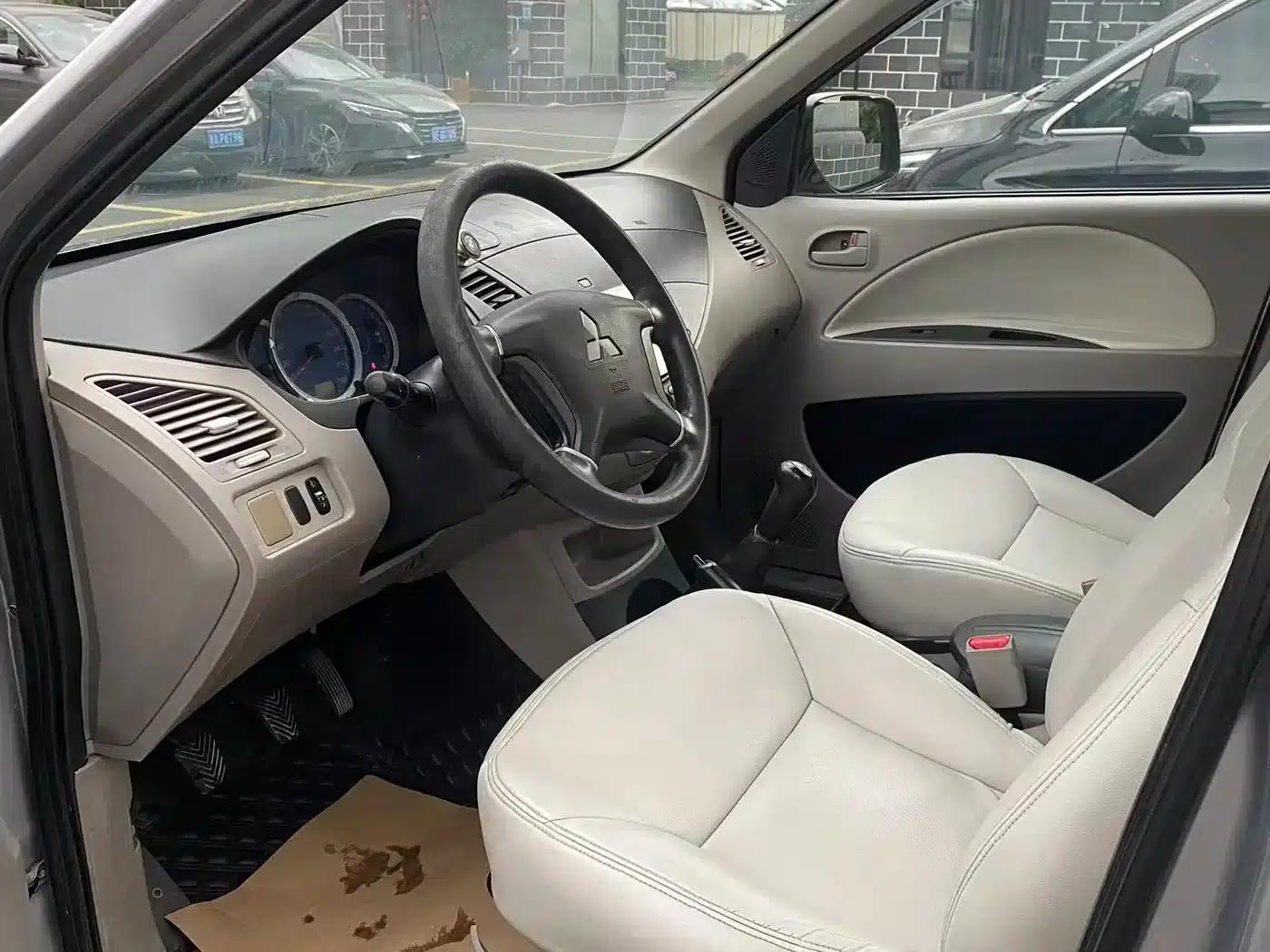 Junge 2011 2.0L Manual Transmission Luxury Edition — миниатюра 10