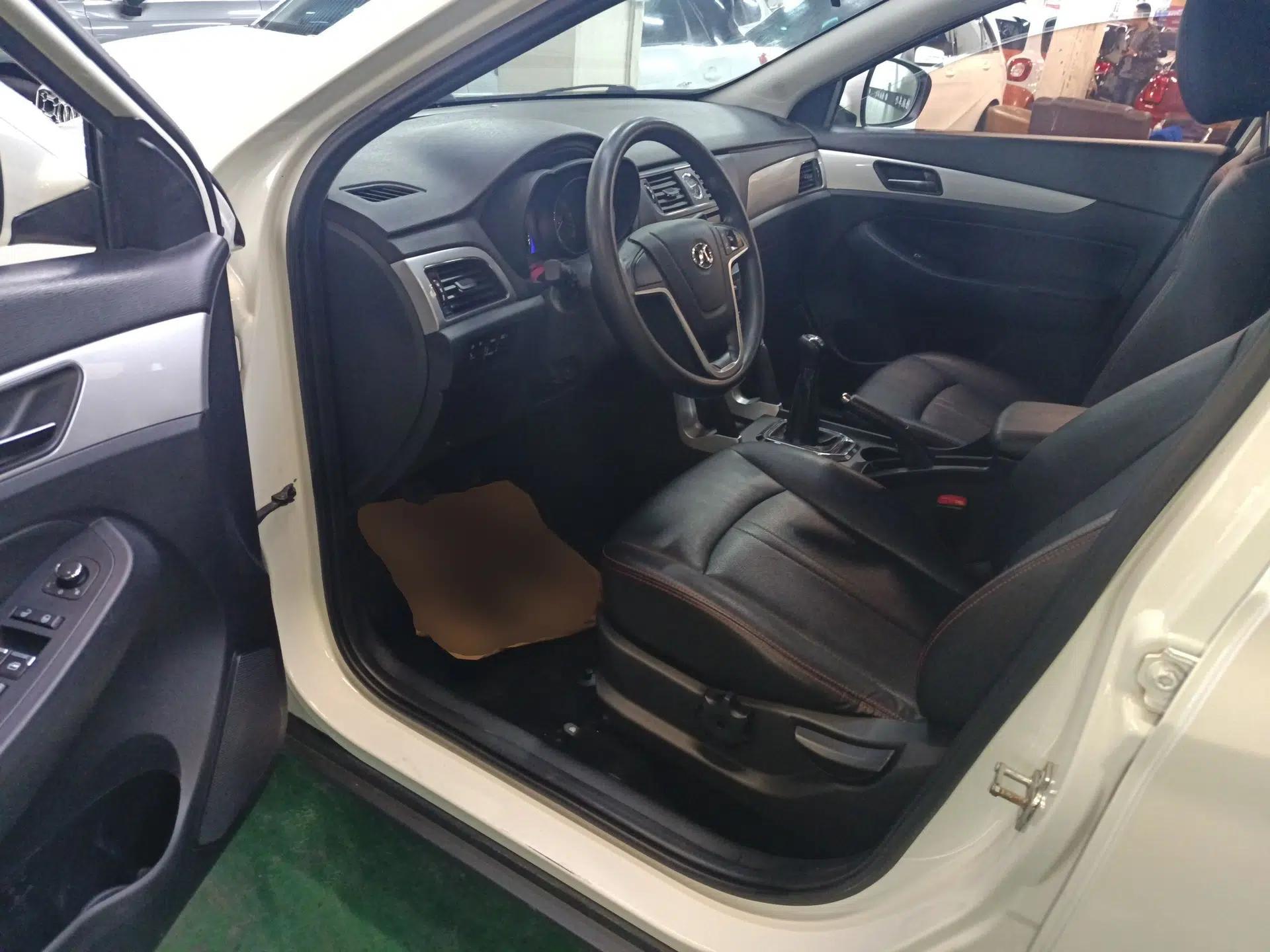 BAIC Senova X55 2016 1.5L Manual Comfort Version — миниатюра 18