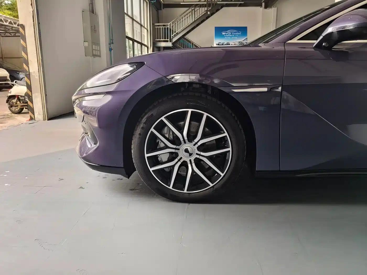 Denza Z9 2024 Model 1100km AWD Max Edition — миниатюра 9