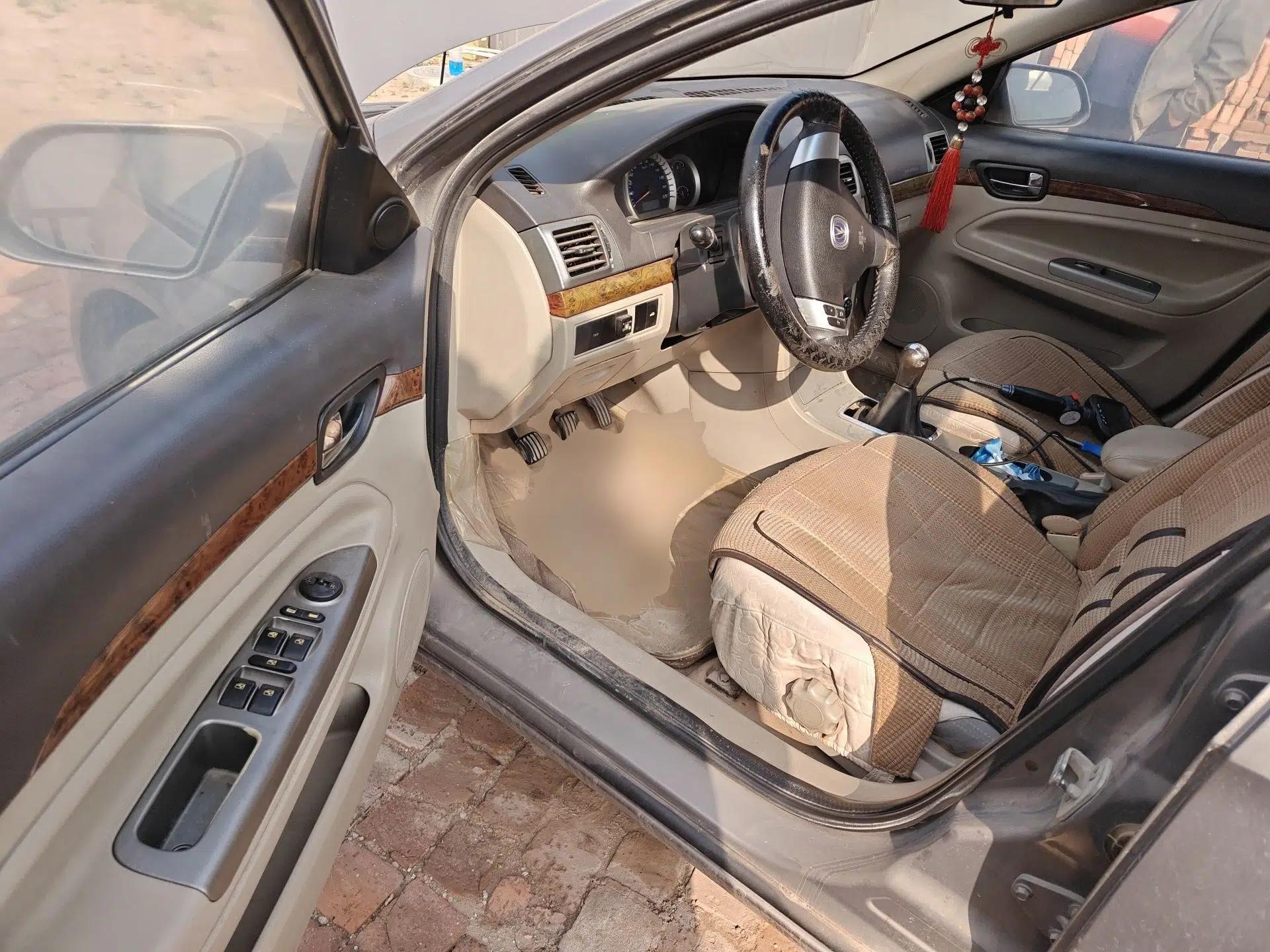 CHANGAN CX30 2012 Sedan 1.6L Manual Luxury Model — миниатюра 17
